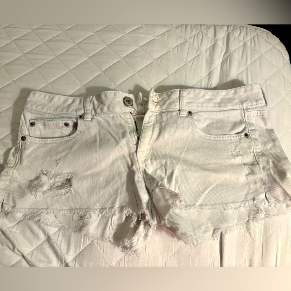 Ae shorts size 12 white